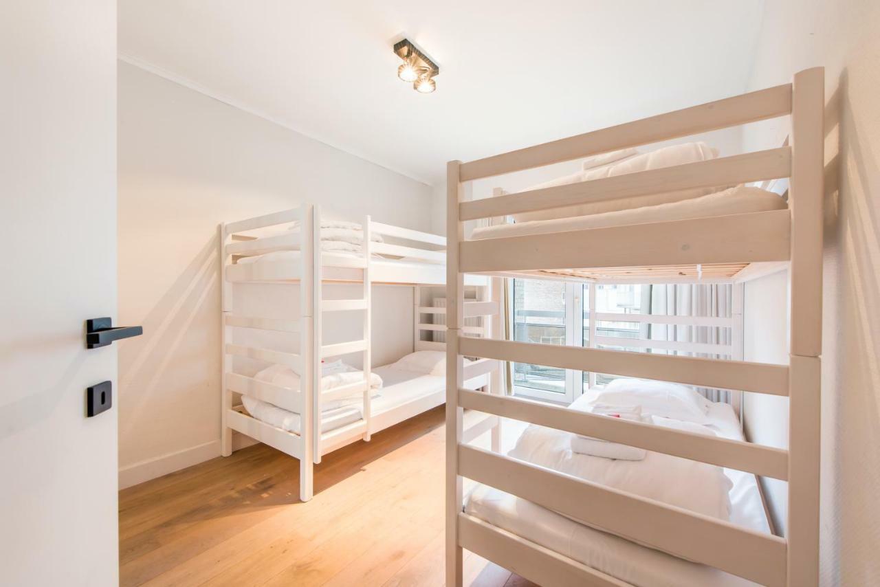 Ruim En Modern Appartement Te Knokke Nabij De Dijk Екстериор снимка